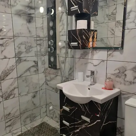 Comfort Near The فارنا